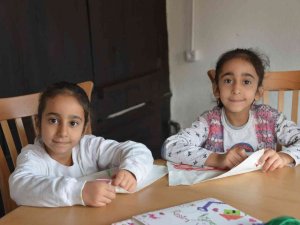 Etamin Atölyesi’nde Eğlenceli Dakikalar