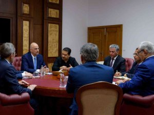 Yunanistan Dışişleri Bakanı Dendias, Bingazi’de Hafter İle Görüştü