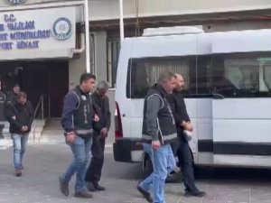 İ̇zmir Merkezli Tefeci Operasyonunda 8 Tutuklama