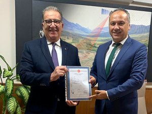 Söke’de Lisanslı Depo Arazisinin İnşaat Hakkı Tapusu Teslim Alındı