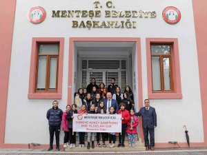 Başkan Gümüş, Şampiyon Kızları Ağırladı