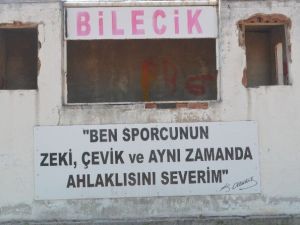 Emektar Stadın Çatısına “Çürük” Raporu