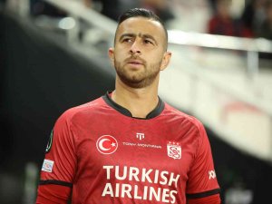 Sivasspor, Gündemdeki Oyuncunun Doğum Gününü Kutladı