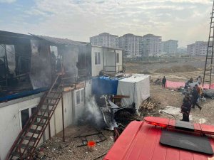 Malatya’da Şantiyede Korkutan Yangın