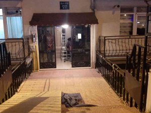 5’inci Kattan Düşerek Beton Zemine Çakılan 60 Yaşındaki Kadın Hayatını Kaybetti