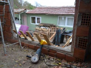 Kalasları Doğrarken İki Parmağını Spiral Makinesine Kaptırdı