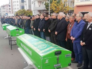 Ölü Halde Bulunan 3 Kişi Toprağa Verildi