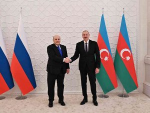 Aliyev, Rusya Başbakanı Mişustin’i Kabul Etti