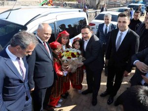 Yahyalı’da İlkokul, Halı Saha Ve Kadın Kooperatifi Törenle Açıldı