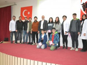 Başarılı Öğrenciler Ödüllendirildi