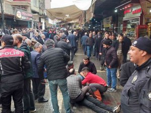 Seyyar Satıcıların Kavgası Kanlı Bitti: 1 Ağır Yaralı