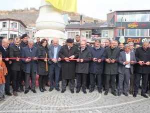 Kentin Simgesi Tarihi Bayburt Saat Kulesi’nin Restorasyonu Tamamlanarak Dualarla Açılışı Yapıldı