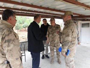 Batman Valisi Canalp, Üs Bölgesinde Güvenlik Köy Korucularının Taleplerini Dinledi