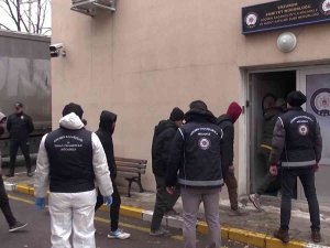 Erzurum’da Tır Dorsesinde 56’sı Çocuk 133 Kaçak Göçmen Yakalandı