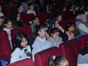 Tiyatro Festivaline Coşkulu Veda