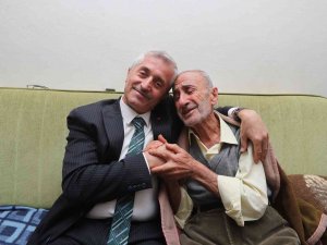 Sosyal Medyadan Davet Aldı, Evinde Ziyaret Etti