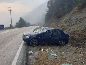 Kontrolden Çıkan Otomobil Takla Attı: 2 Yaralı
