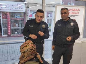 Polisin Dikkati Yaşlı Kadının 100 Bin Lirasını Kurtardı