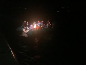 Yunan Unsurları Tarafından Ölüme Terk Edilen 51 Kaçak Göçmen Kurtarıldı