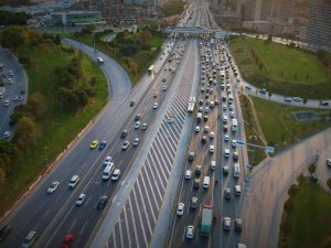 Trafiği Tehlikeye Atan Motosiklet Sürücülerine Uyarı