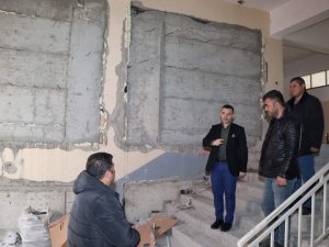 Mesleki Ve Teknik Anadolu Lisesi’ndeki Tadilat Çalışması Sürüyor