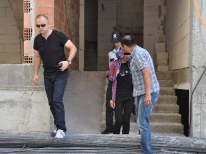 Genç Kızı İntihardan Polis Ekipleri Vazgeçirdi