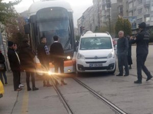 Tramvay Kazası Trafiği Felç Etti