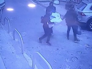 Beyoğlu’nda Hırsızın Çaldığı Televizyonu 2. Kattan Aşağı Attı