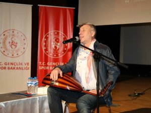 Sanatçı Metin Şentürk Ağrı’da Gençlerle Buluştu