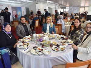 Ak Partili Kadınlar Türkiye Yüzyılı İçin Hazır