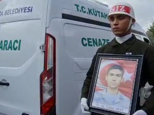 Bir Haftalık Asker Kalbine Yenik Düştü
