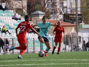 Kadınlar Futbol Süper Lig’inde Fomget Rüzgarı Esmeye Devam Ediyor