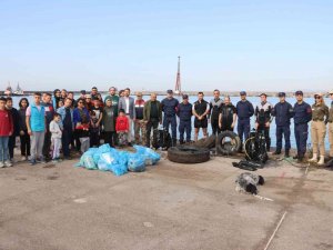 Dörtyol Sahilinde Çevre Temizliği Yaptılar