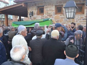 Eski Başkan Son Yolculukta Yalnız Bırakıldı