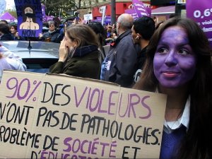 Paris’te Kadın Cinayetleri Protestosu