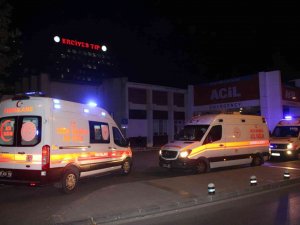 Sağlık Ekibine Yardım İçin Giden Polisleri Bıçakladı: 1’i Bekçi 3’ü Polis 4 Yaralı