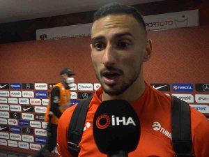 İ̇lk Kez Milli Formayı Giyen Futbolcular Duygularını Paylaştı