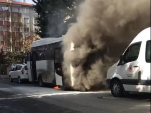 İ̇şçi Servisi Alev Alev Yandı