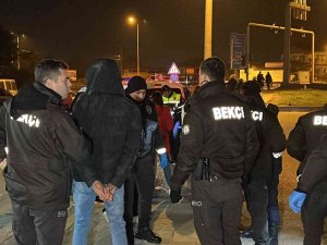 Kavgadan Kaçarken Havaya Ateş Eden Şahsı Bekçiler Yakaladı