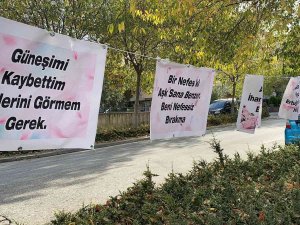 Bursa’da Eşine Kendisini Affettirmek İçin Çalıştığı Marketin Karşısına Pankart Astı