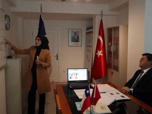 Şili’nin Ankara Büyükelçisi Castro Türkçe Öğreniyor
