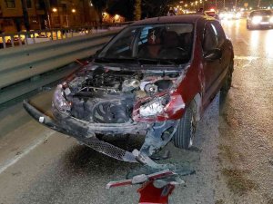 Samsun’da Otomobil Viyadüğün Bariyerine Çarptı: 1 Yaralı