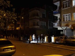 Polisleri Bıçaklayan Saldırgan Hayatını Kaybetti