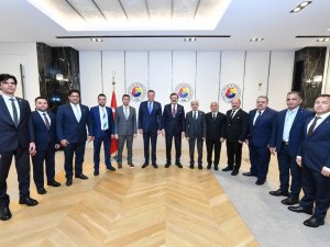 Manisa Ticaret Borsası Tobb Başkanı Hisarcıklıoğlu İle Görüştü