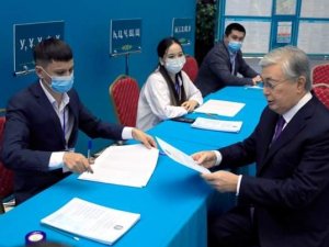 Kazakistan Cumhurbaşkanı Tokayev: "Ülkemizin Aydın Geleceği İçin Oy Veriyoruz"