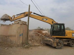 Iğdır’da Metruk Binalar Huzur Ortamı İçin Yıkılıyor