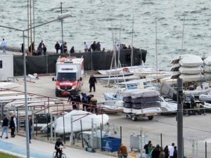 İ̇zmir’de Denize Düşen Şahsı İtfaiye Kurtardı