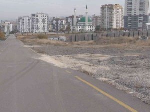 Başkent’te Lüks Araçta Erkek Cesedi Bulundu