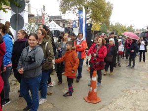 Bedava Tarhana İçin Yağmura Aldırış Etmediler