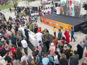 En Fazla Kestaneyi Yiyip En Güzel Tatlıyı Yapan Ödülü Kaptı
